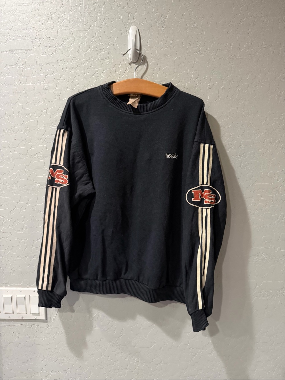 Vintage Mossimo 3-Stripe Crewneck Sweatshirt Large Bin 1
